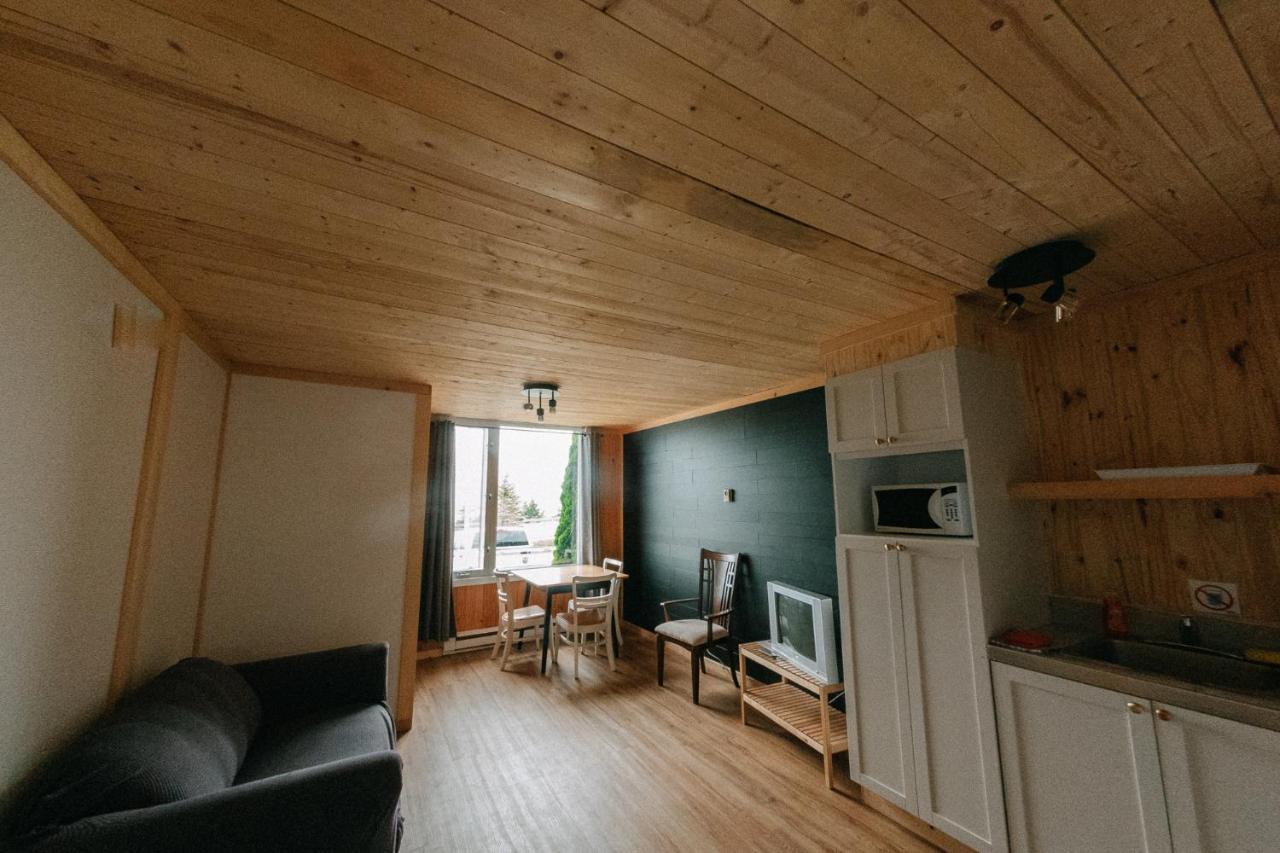 Nordet Motel Saint Georges De Malbaie Eksteriør bilde